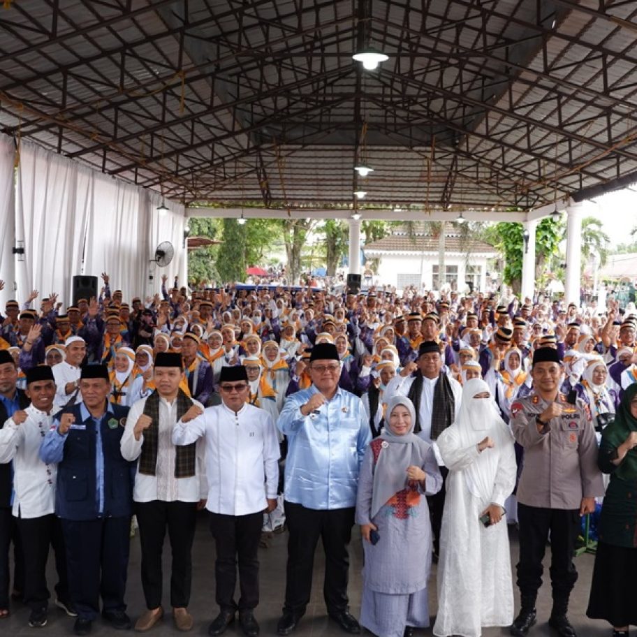 Wabup Tanah Datar Lepas Keberangkatan 308 JCH Menuju Tanah Suci