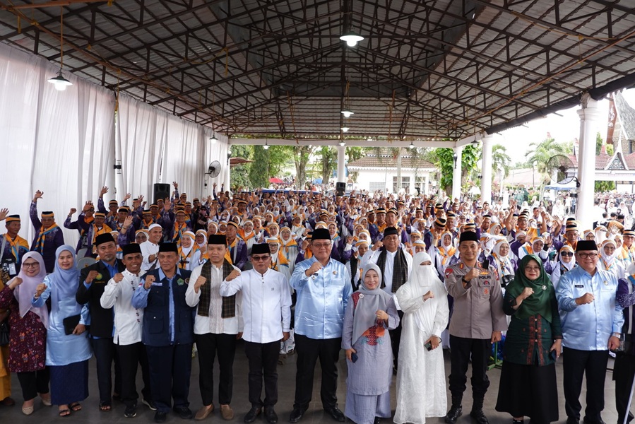 Wabup Tanah Datar Lepas Keberangkatan 308 JCH Menuju Tanah Suci