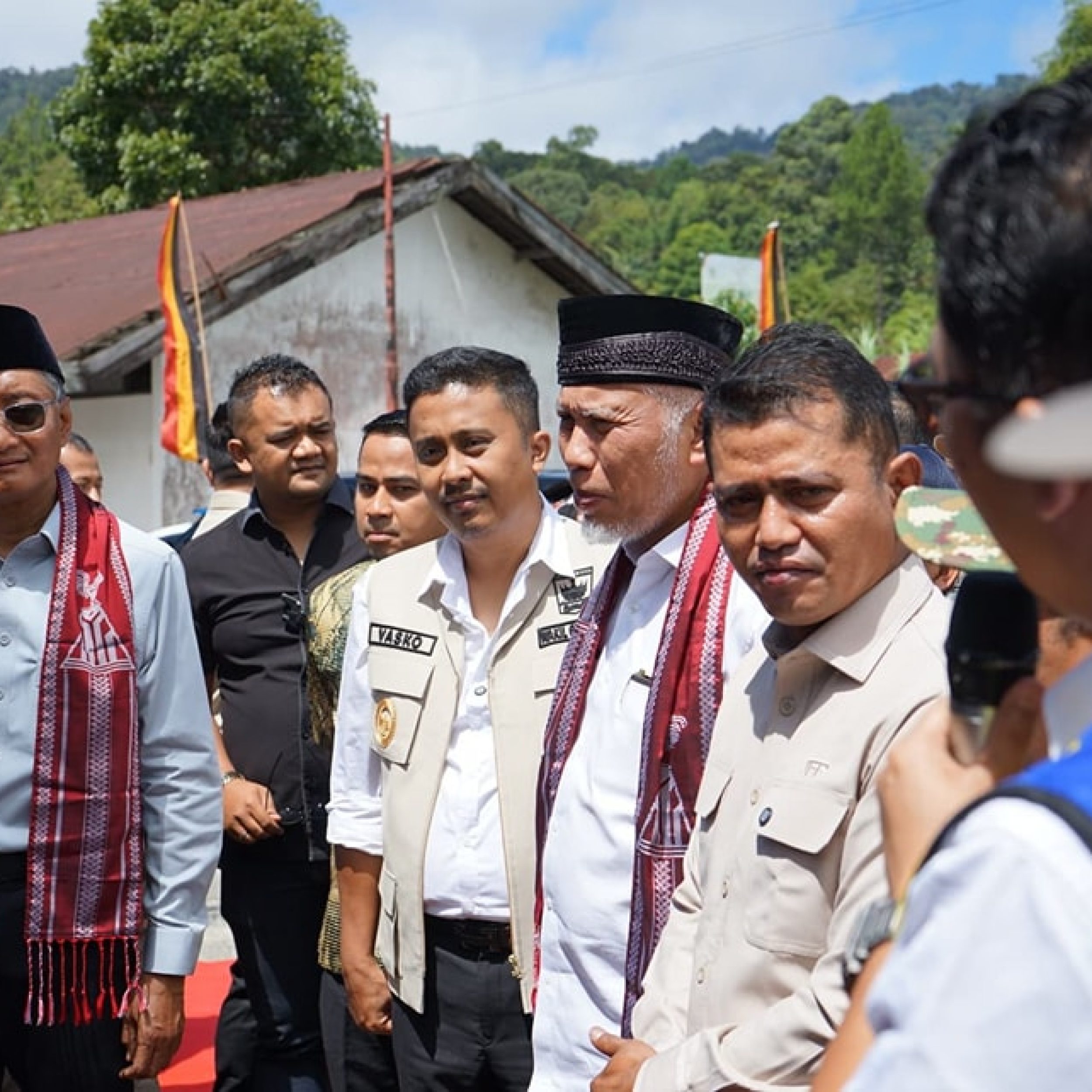 Wagub Sumbar Tancap Gas Proyek Infrastruktur, Warga Sambut Antusias