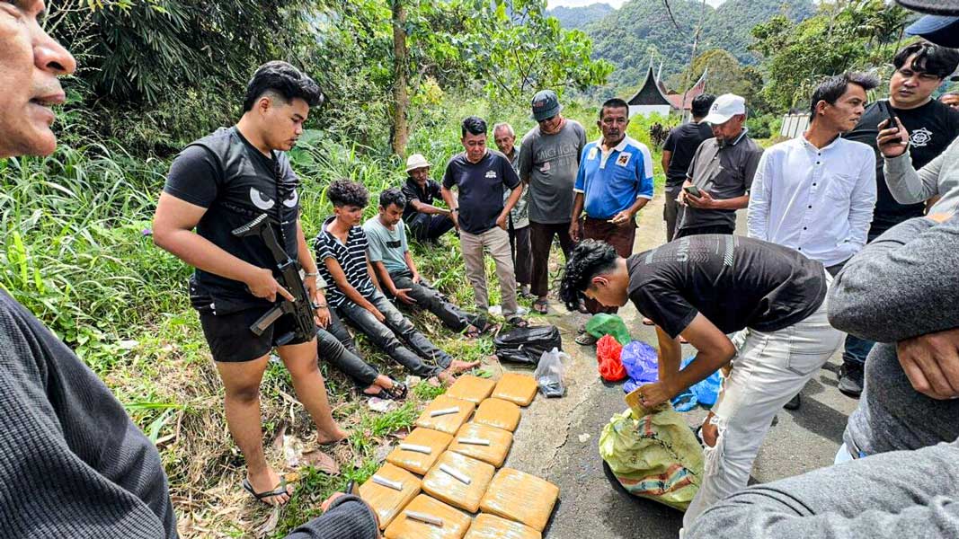 Jaringan Narkoba Terbongkar: 3 Kurir Ganja 17 Kg Dibekuk di Agam, Sumbar