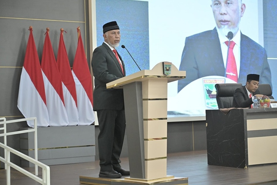 Apresiasi Mahyeldi untuk Yozarwardi, ASN Teladan di Balik Stabilitas Birokrasi Sumbar