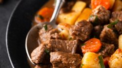Bahaya Tersembunyi di Balik Kelezatan Daging Efek Samping Konsumsi Berlebihan dan Solusinya