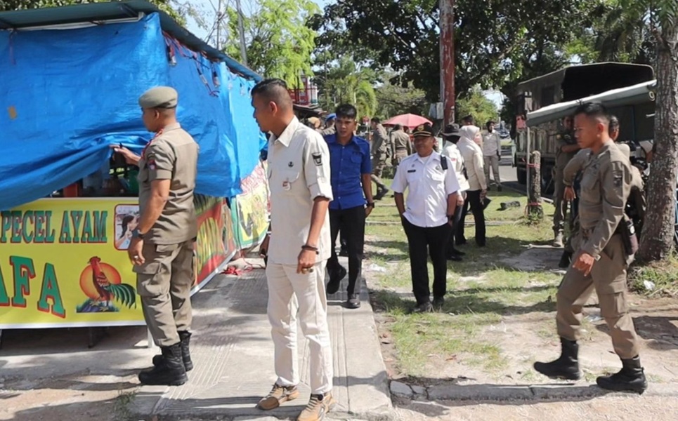 Bangunan Liar dan PKL di Adinegoro Ditertibkan, Satpol PP Padang Tegakkan Aturan