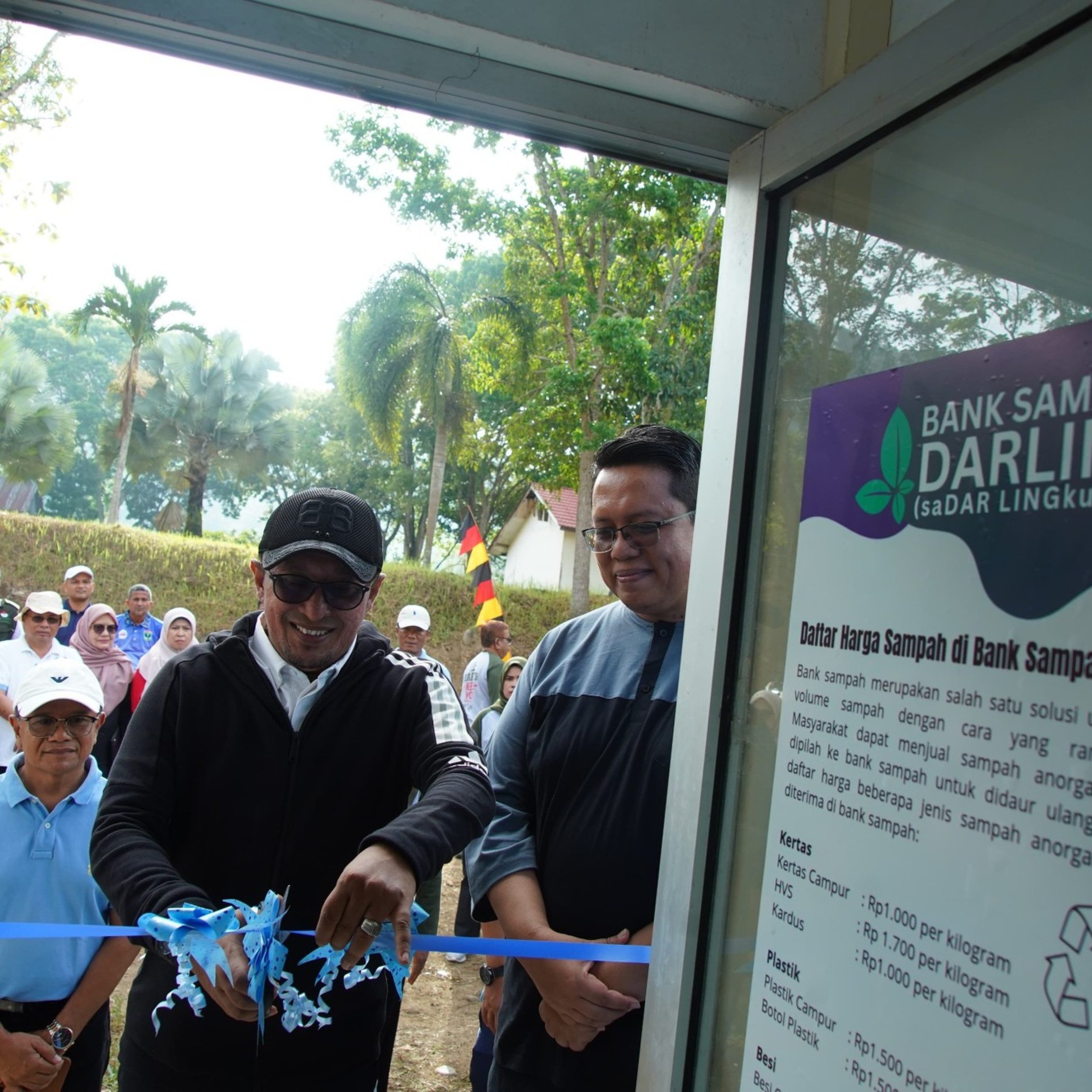 Bupati Eka Putra Resmikan Bank Sampah Darling Solusi Nyata Kurangi Sampah di Tanah Datar