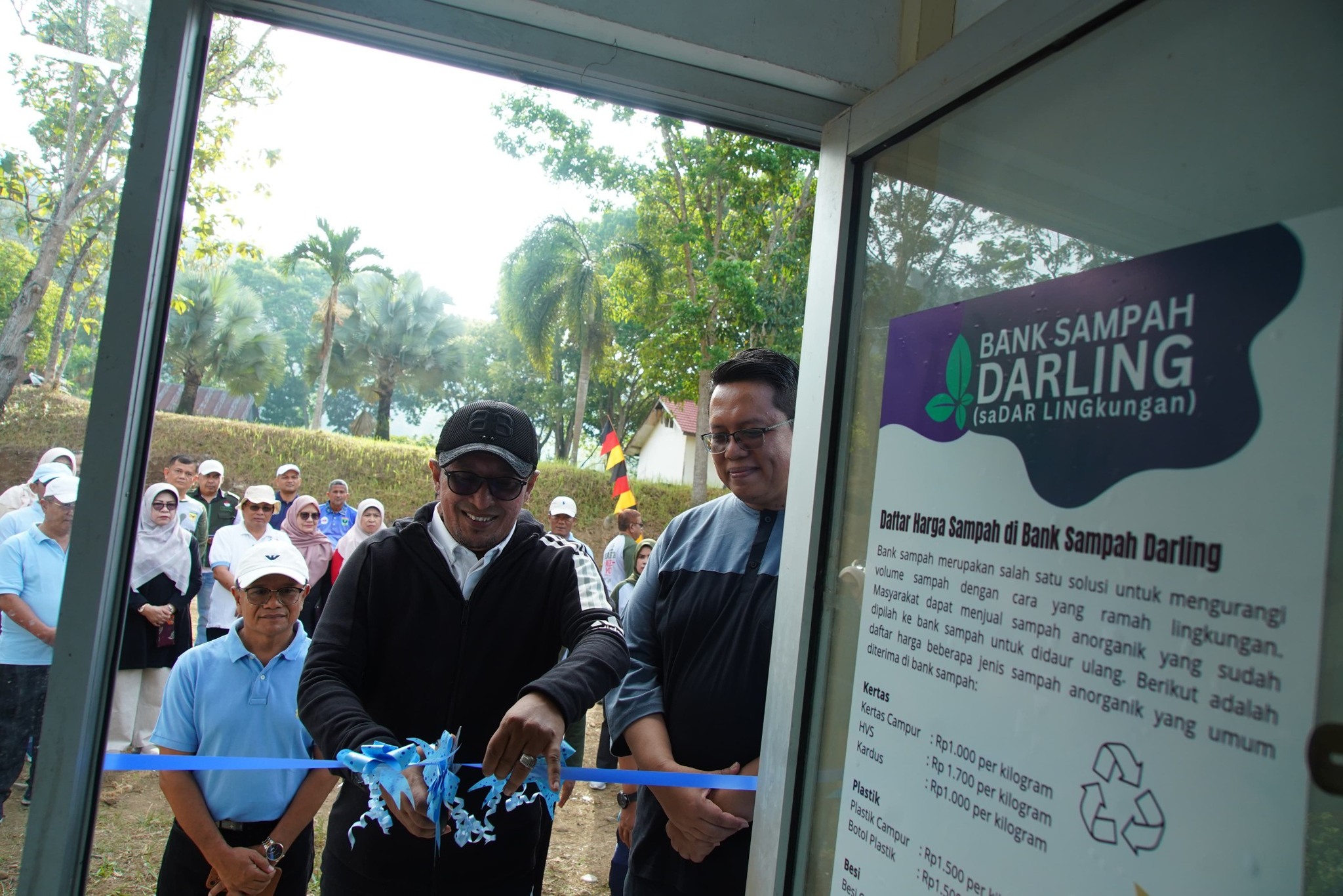 Bupati Eka Putra Resmikan Bank Sampah Darling Solusi Nyata Kurangi Sampah di Tanah Datar