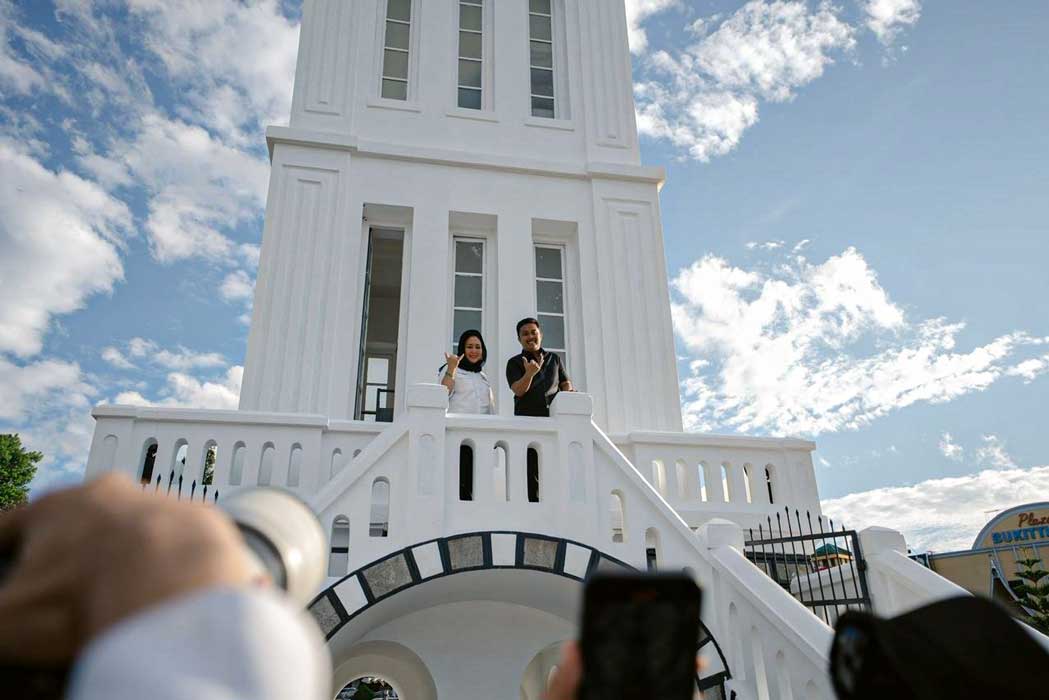 Jam Gadang, Menguak Misteri Angka 'Empat' Bersama Titiek Soeharto dan Wagub Vasko