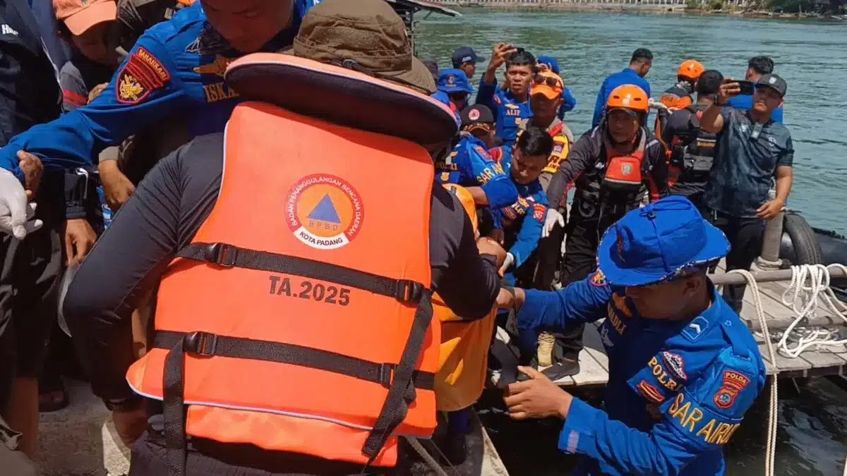 Jasad Pria Tanpa Identitas Ditemukan di Muaro Padang Usai Hilang di Pantai