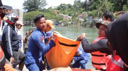 Jenazah Pemuda Tak Dikenal Ditemukan Usai Tenggelam di Pantai Padang