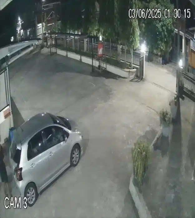 Kotak Amal Masjid Al-Amin Padang Digondol Maling Bermobil: Aksi Terekam Jelas CCTV!