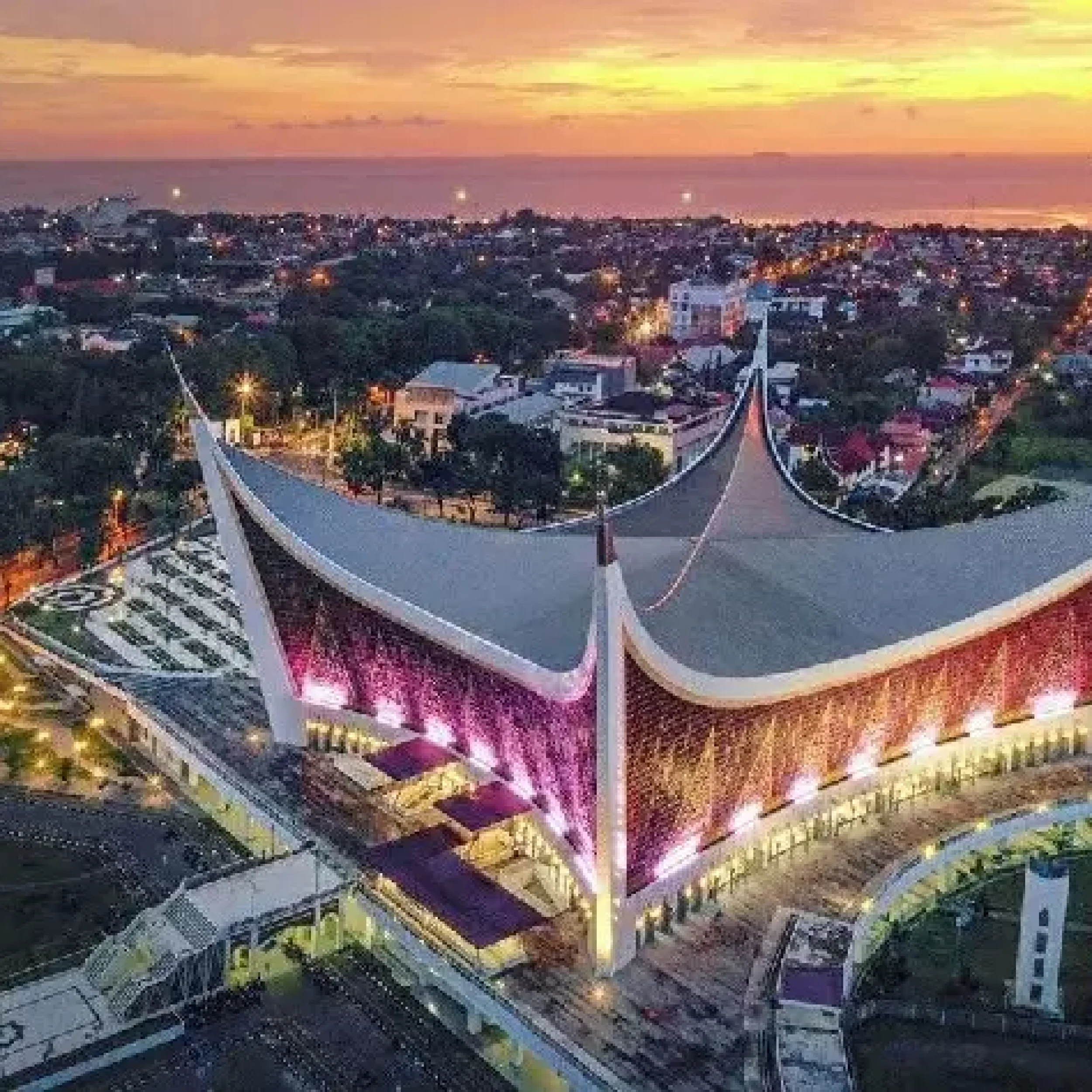 Menguak Pesona Tersembunyi Padang Destinasi Unik di Jantung Minangkabau