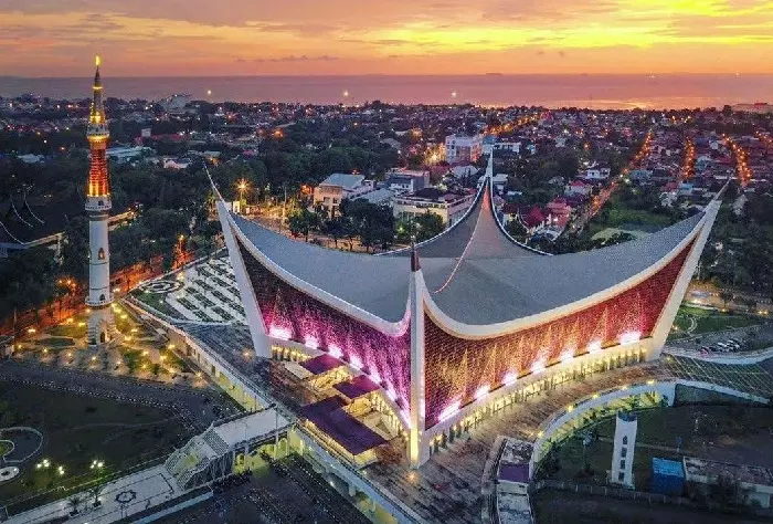 Menguak Pesona Tersembunyi Padang Destinasi Unik di Jantung Minangkabau