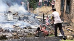 ODGJ Bakar Rumah Ibu Tragedi di Palembayan, Bhabinkamtibmas Sigap