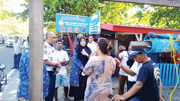 Padang Geger: Juru Parkir Viral Diberhentikan, Pemko Bertindak Tegas!