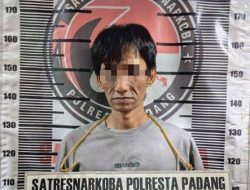 Pengedar Narkoba Paruh Baya Ditangkap di Padang: Polisi Sita Sabu dan Ganja