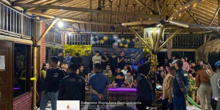 Penggerebekan di Puncak Bogor: 75 Orang Diamankan, Diduga Pertemuan LGBT