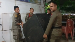 Satpol PP Padang Tertibkan Karaoke Liar Dekat Permukiman Warga