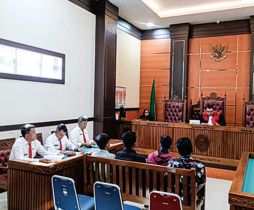 Sidang PKL Padang, Denda Lebih Berat bagi Pelanggar Absen