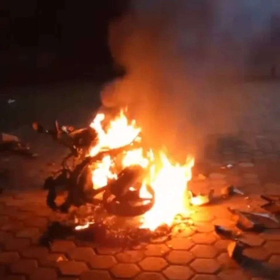 Teror Geng Motor Pasaman Barat: Pelajar Jadi Korban, Motor Dibakar!