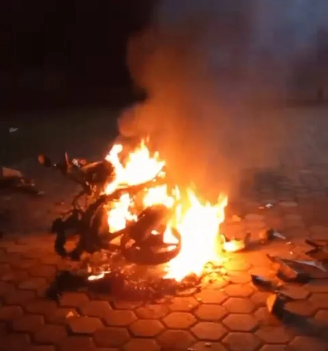 Teror Geng Motor Pasaman Barat Pelajar Jadi Korban, Motor Dibakar!