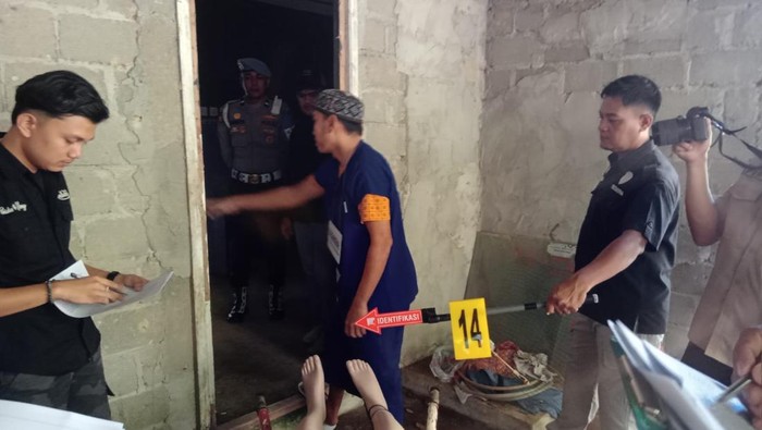 Tersangka Pemutilasi dan Pemakan Daging Manusia di Pesisir Selatan Dibawa ke Rumah Sakit Jiwa