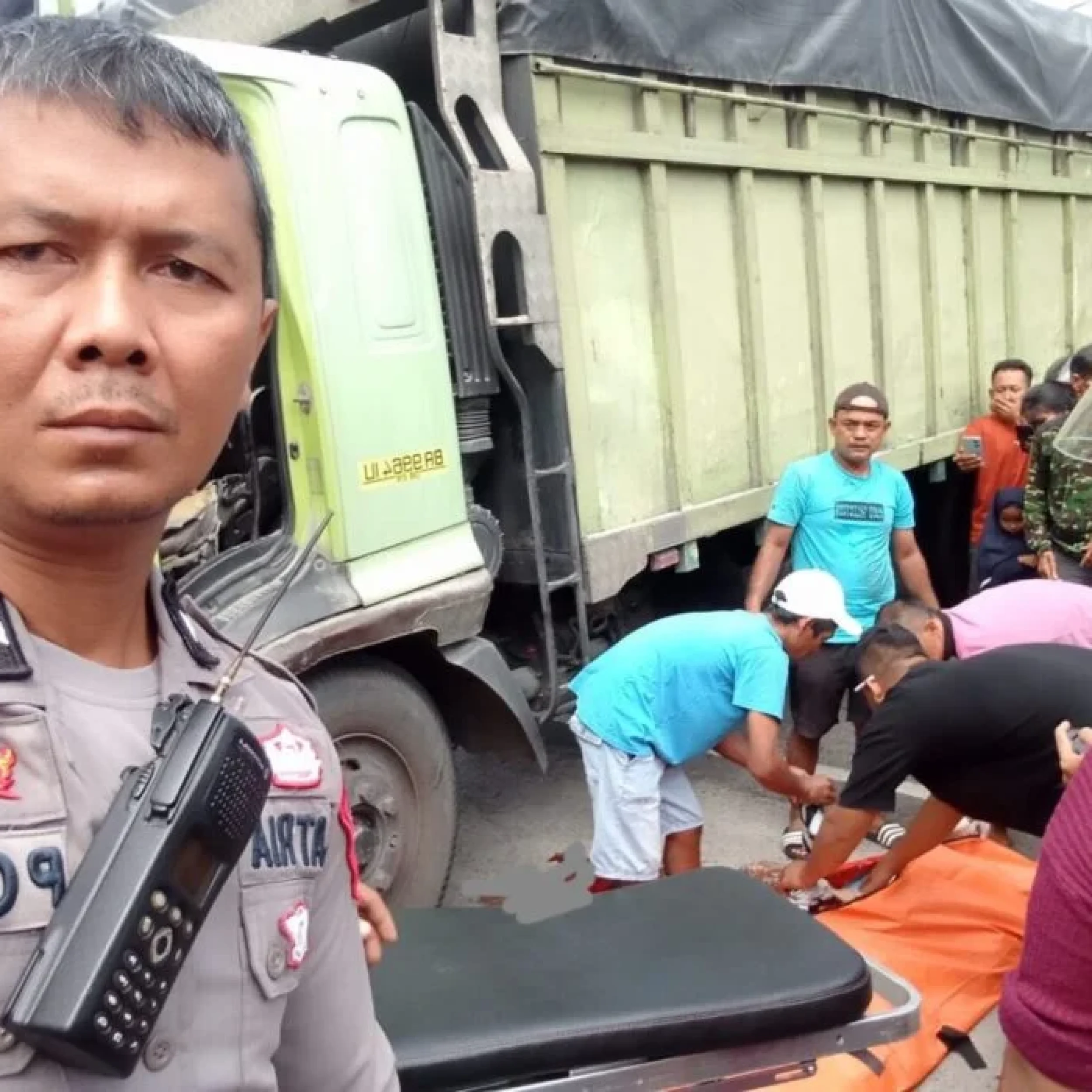 Tragis Sopir Truk di Padang Tewas Tergilas Kendaraan Sendiri Saat Perbaiki Rem