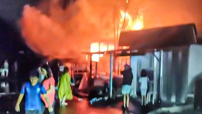 Api Mengamuk di Padang, Rumah dan Toko Pancingan Ludes Terbakar