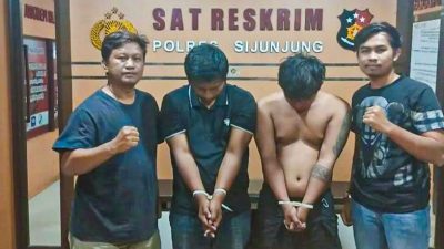 Dua Pria Asal Padang Dibekuk Warga Saat Beraksi Curi Kotak Amal Masjid di Sijunjung