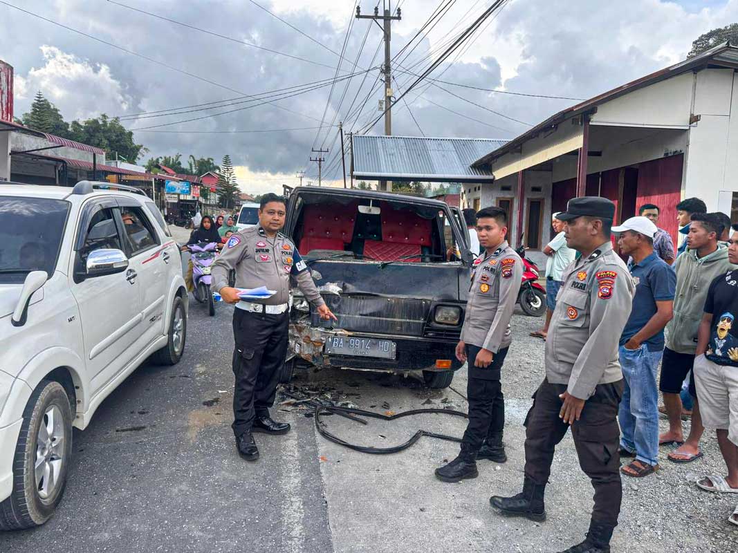 Kecelakaan Maut di Solok: Pengemudi Pikap Meninggal Dunia di Jalan Gajah Mada