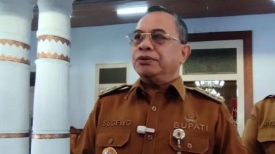 Bupati Pati Sudewo Tolak Mundur, Hadapi Ribuan Demonstran dan Ancaman Pemakzulan