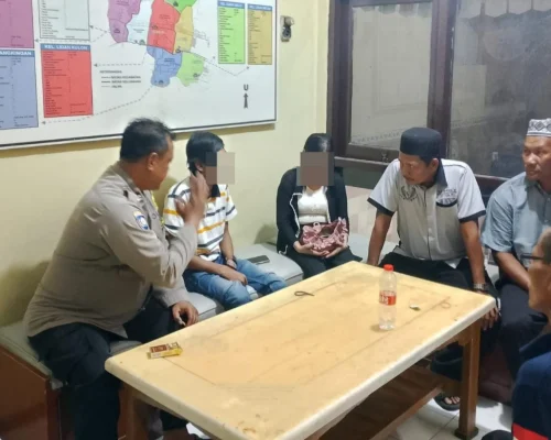 Diduga Berbuat Mesum, Sejoli Kepergok di Toilet Masjid, Pria Babak Belur Dihajar Massa