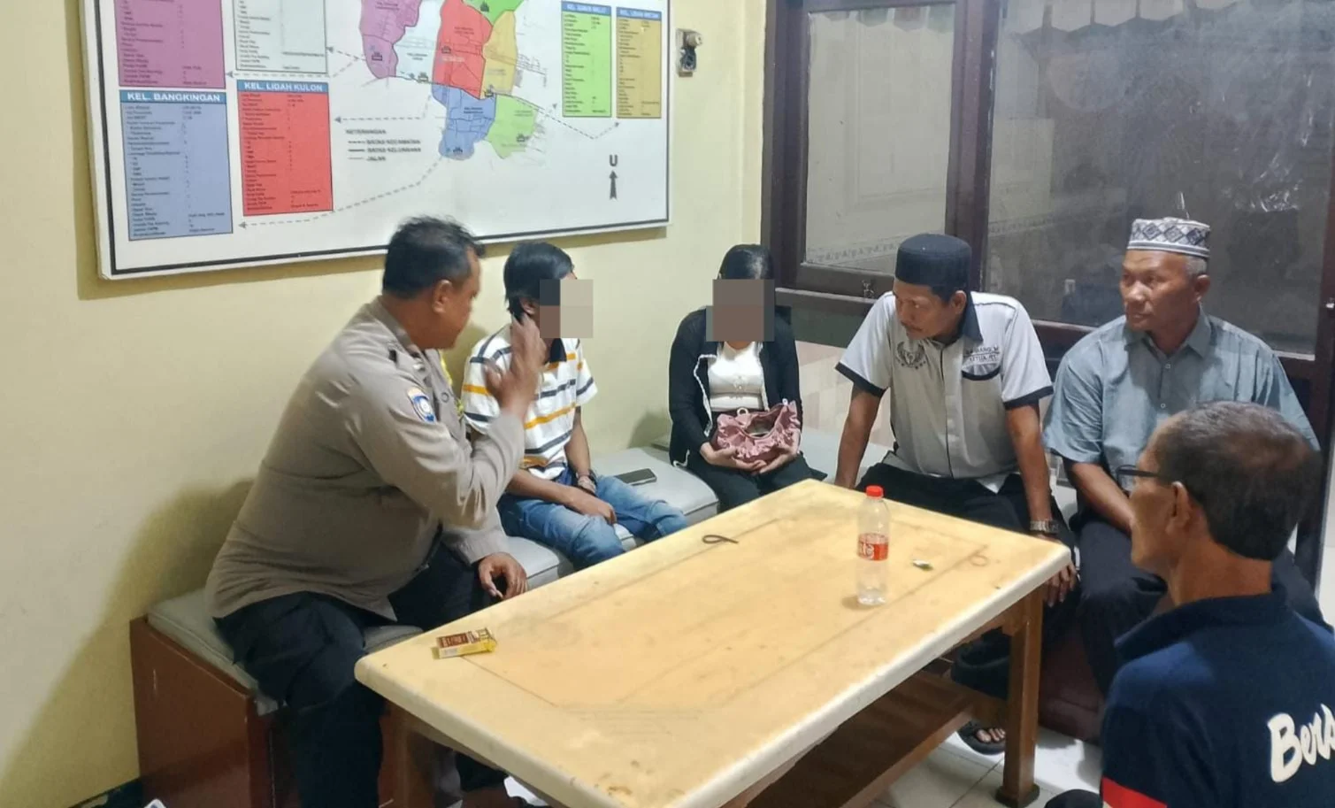 Diduga Berbuat Mesum, Sejoli Kepergok di Toilet Masjid, Pria Babak Belur Dihajar Massa