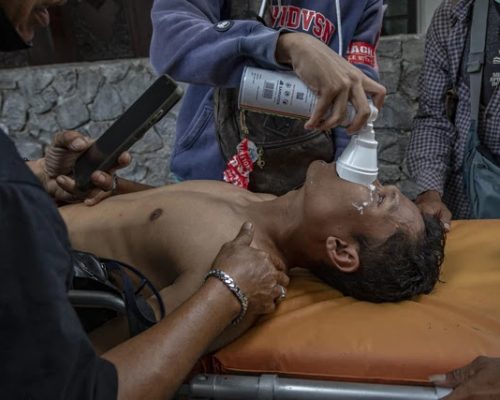 Diduga Polisi Pukul Warga di Demo Pati, Wakapolresta Minta Maaf, Pelaku Dipatsuskan