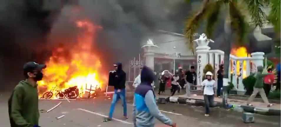 Gelombang Protes Pecah di Seluruh Indonesia Tragedi Affan Kurniawan Pemicu Aksi Massa