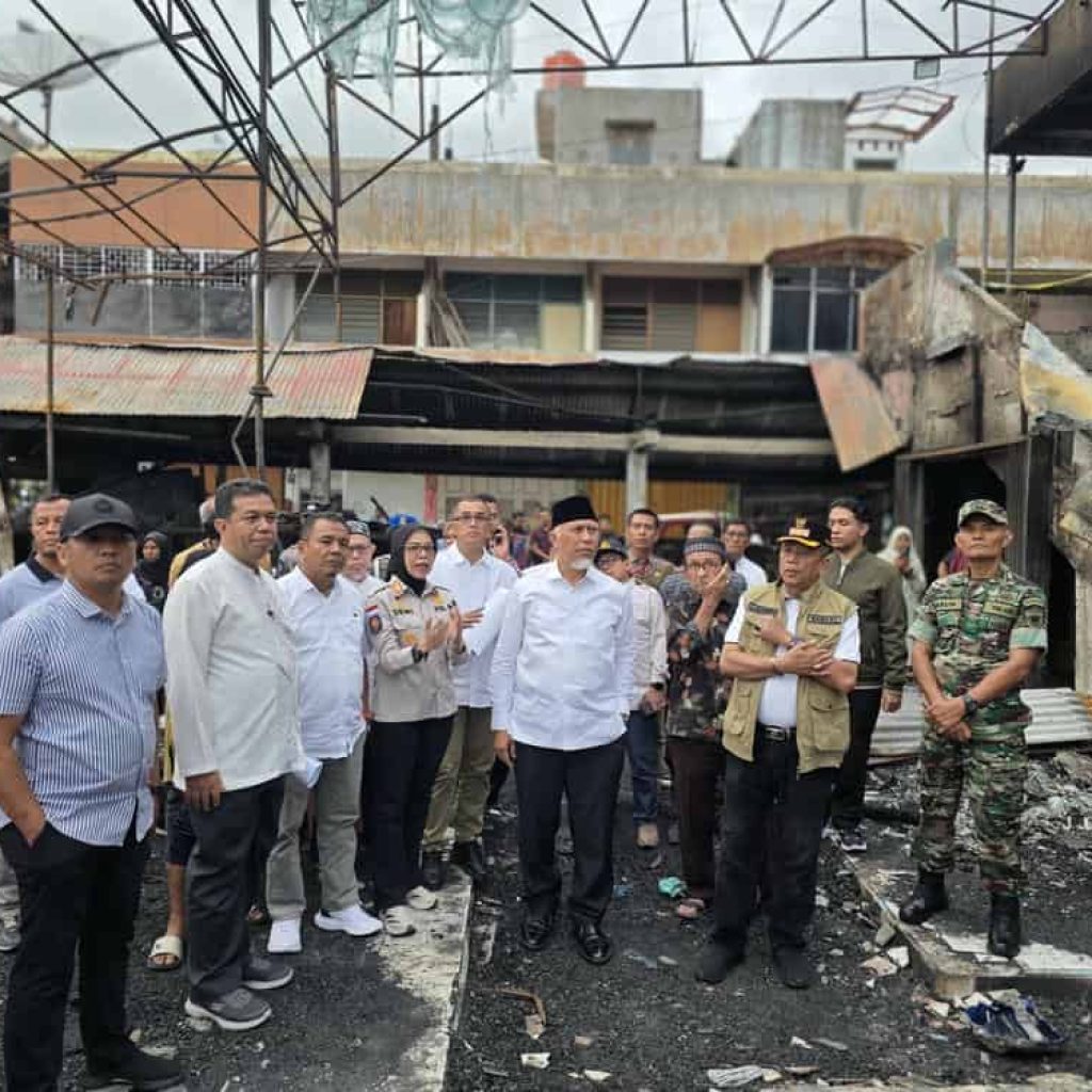 Gubernur Mahyeldi Langsung Tinjau Lokasi Kebakaran Pasar Payakumbuh, Siapkan Bantuan Segera