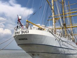 KRI Bima Suci Sandar di Teluk Bayur: Padang Sambut Hari Jadi dengan “Taste of Padang Experience” di Atas Kapal!