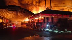 Kebakaran Hebat Melanda Pasar Atas Payakumbuh, Ratusan Toko dan Lapak Ludes