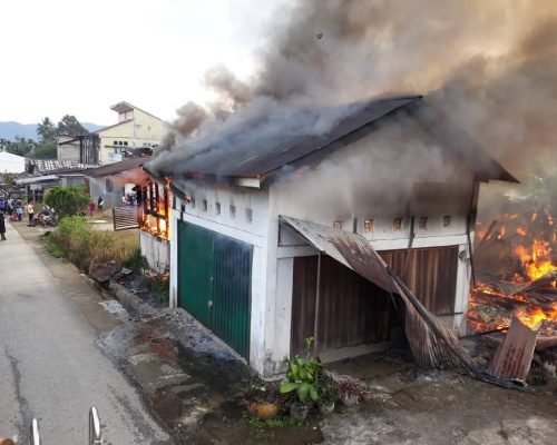 Kebakaran Hebat di Solok Selatan, Dua Rumah Ludes di Pasar Baru Simpang Tambang