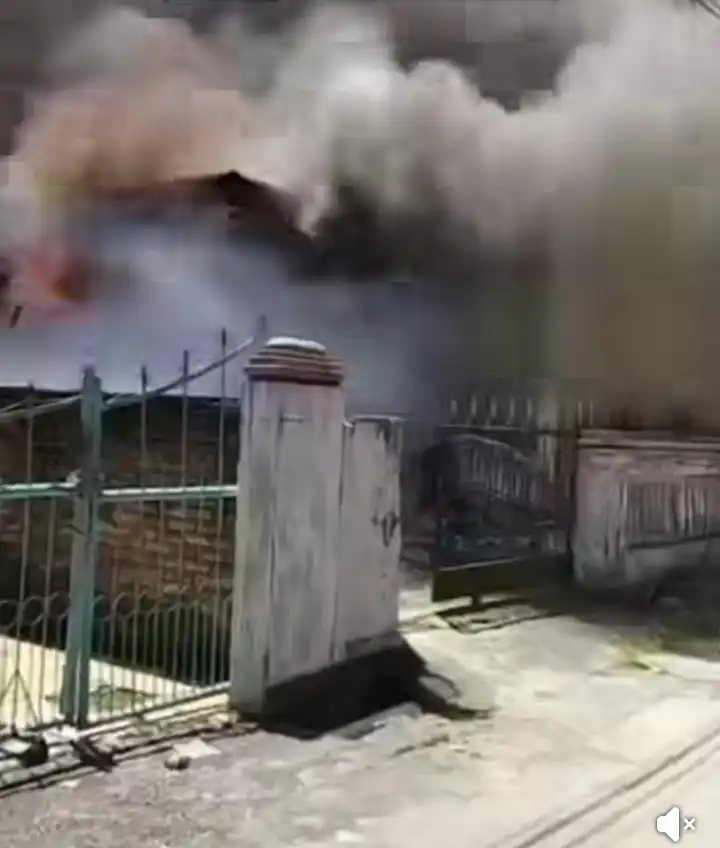 Kebakaran Rumah di Padang Dipicu Bakar Sampah, Kerugian Ditaksir Capai Rp500 Juta