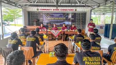 Lapas Terbuka Pasaman Tutup Pelatihan Kemandirian Meubelair dan Keramba bagi Warga Binaan