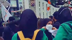 Mahasiswa dan Ojol Geruduk Mapolda Sumbar, Tuntut Keadilan Kematian Affan Kurniawan
