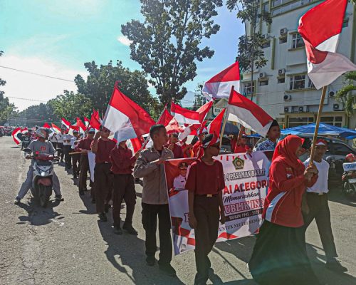 Pawai Alegoris Meriahkan HUT ke-80 RI di Pasaman Barat, Bupati Yulianto Lepas Ribuan Peserta