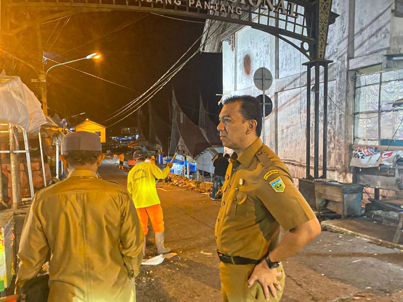 Pemko Padang Panjang Gelar Goro Malam di Pasar Pusat untuk Atasi Lonjakan Sampah Hari Balai