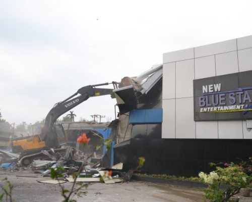 Penertiban Tempat Hiburan Ilegal: Polda Sumut Robohkan Diskotik New Blue Star di Langkat