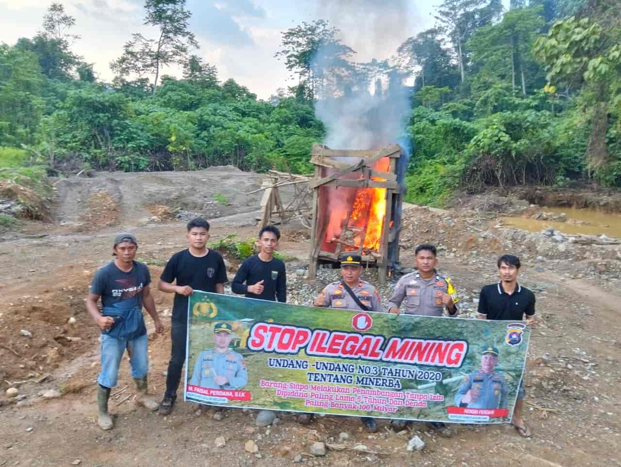 Polres Solok Selatan Musnahkan Peralatan Tambang Ilegal di Lokasi Ekstrem