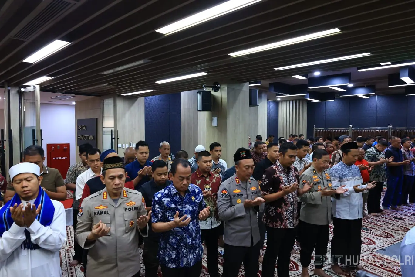 Polri Gelar Salat Gaib untuk Driver Ojol Affan Kurniawan, Wujud Duka Mendalam