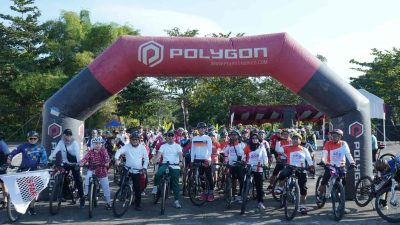 Ratusan Peserta Ramaikan Fun Bike HUT Kemerdekaan RI di Padang Pariaman, Bupati Ikut Serta