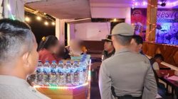 Satpol PP Padang Tertibkan Dua Kafe Tak Berizin di Lubuk Kilangan dan Kuranji