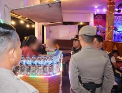 Satpol PP Padang Tertibkan Dua Kafe Tak Berizin di Lubuk Kilangan dan Kuranji