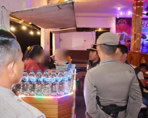 Satpol PP Padang Tertibkan Dua Kafe Tak Berizin di Lubuk Kilangan dan Kuranji