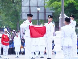 Upacara Penurunan Bendera HUT RI ke-80 di Tanah Datar Berjalan Sukses